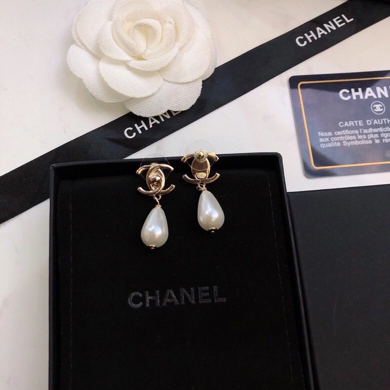Popular Chanel Earrings 228853