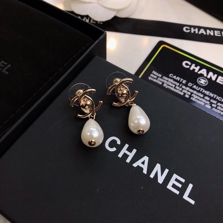 Popular Chanel Earrings 228853