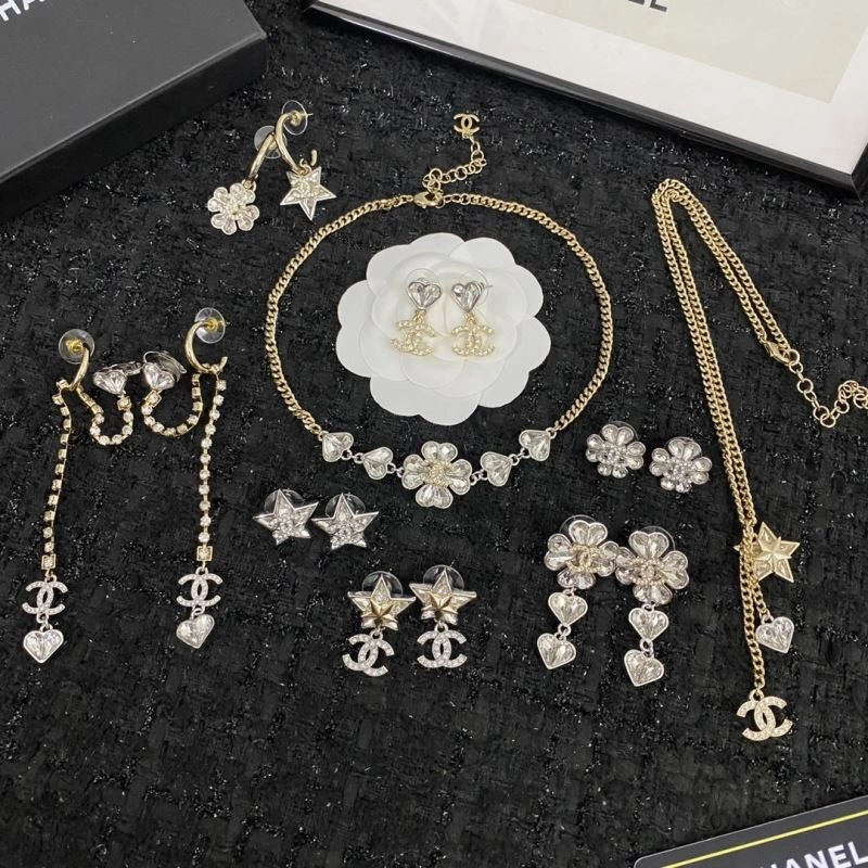Chanel Earrings StreetReady 228882