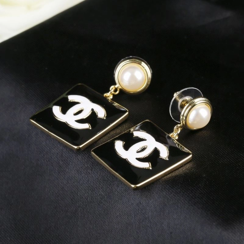 Chanel Earrings Durable 228832