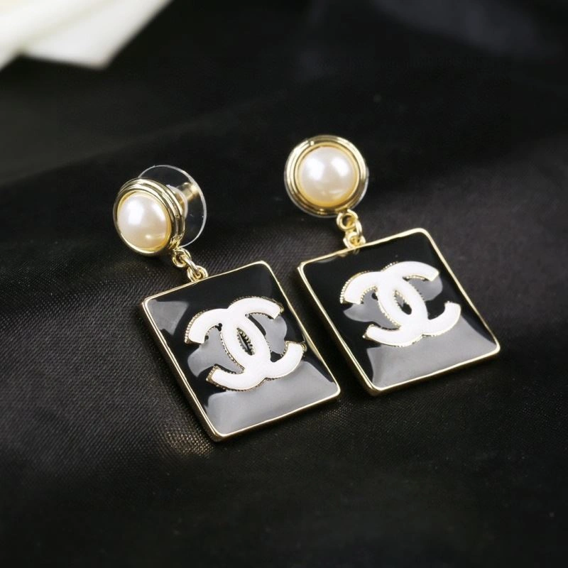 Chanel Earrings Durable 228832