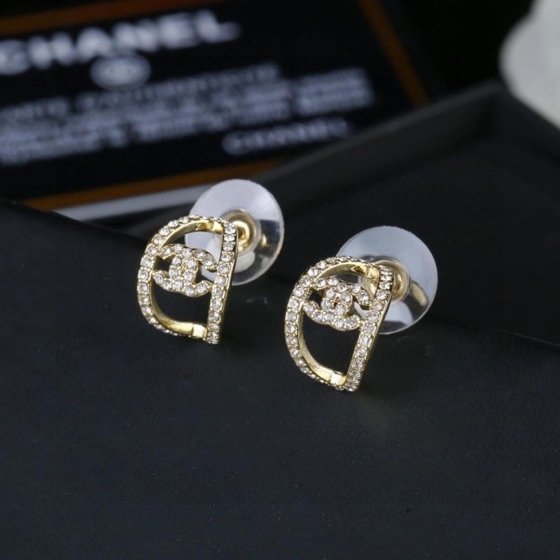 EyeCatching Chanel Earrings 228826