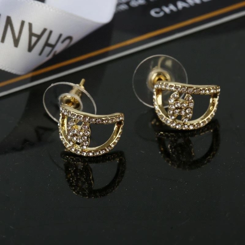 EyeCatching Chanel Earrings 228826