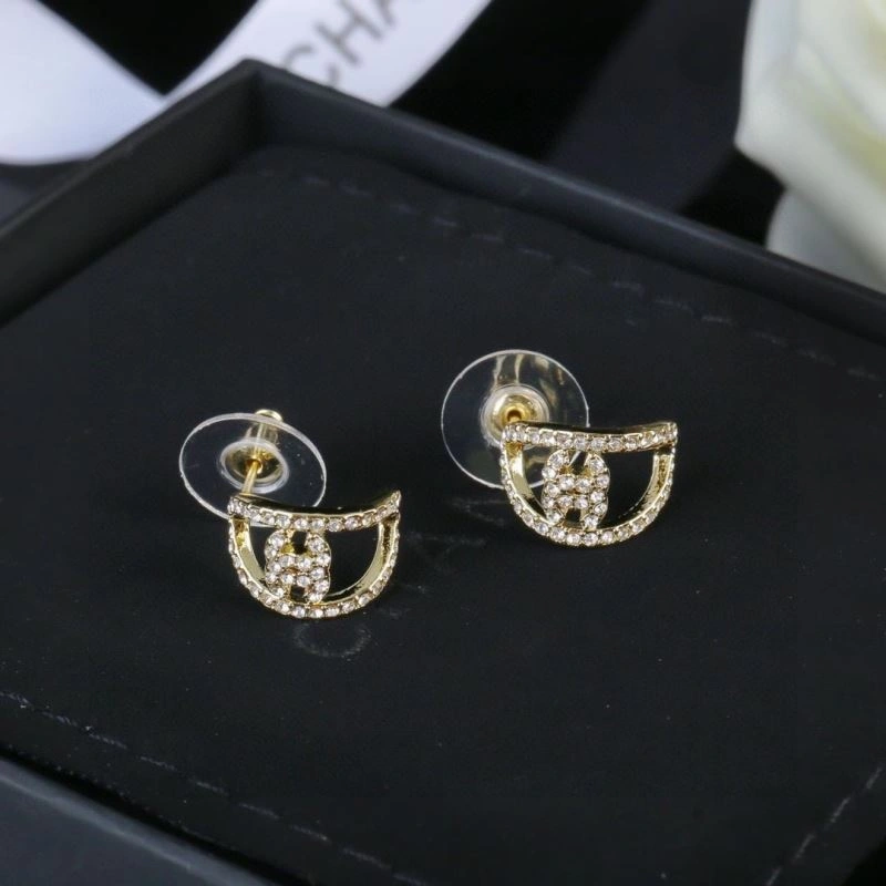 EyeCatching Chanel Earrings 228826