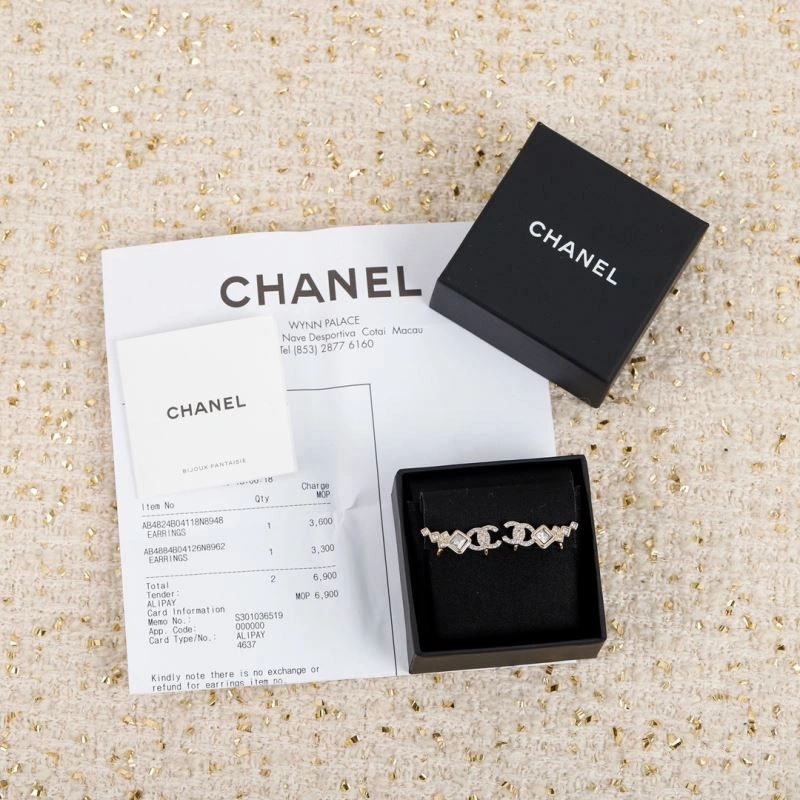 Breathable Chanel Earrings 228819