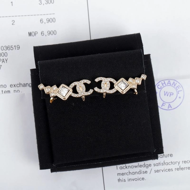 Breathable Chanel Earrings 228819