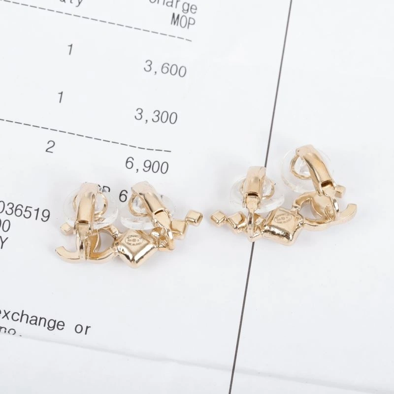 Breathable Chanel Earrings 228819