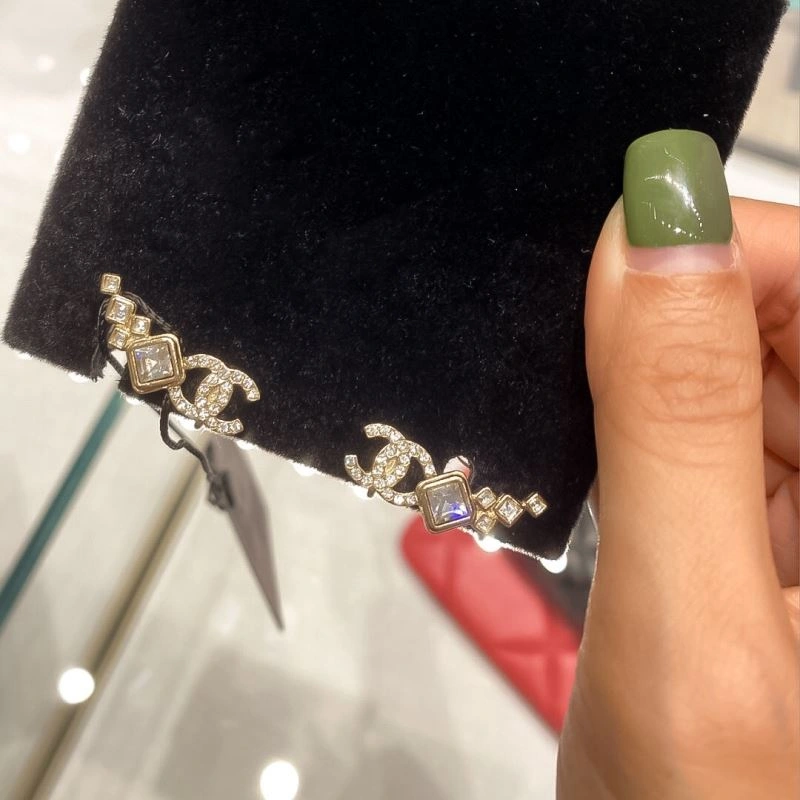 Breathable Chanel Earrings 228819