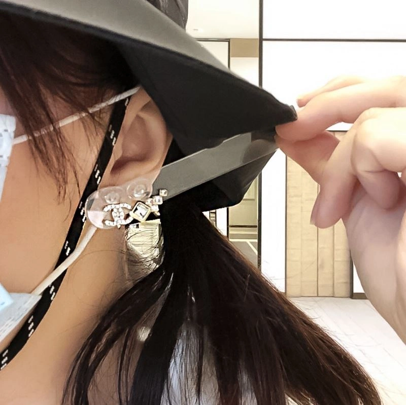 Breathable Chanel Earrings 228819