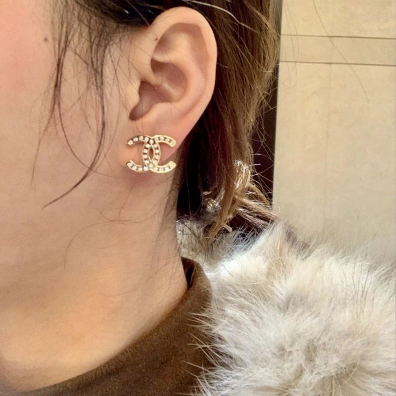 Trendy Chanel Earrings 228816