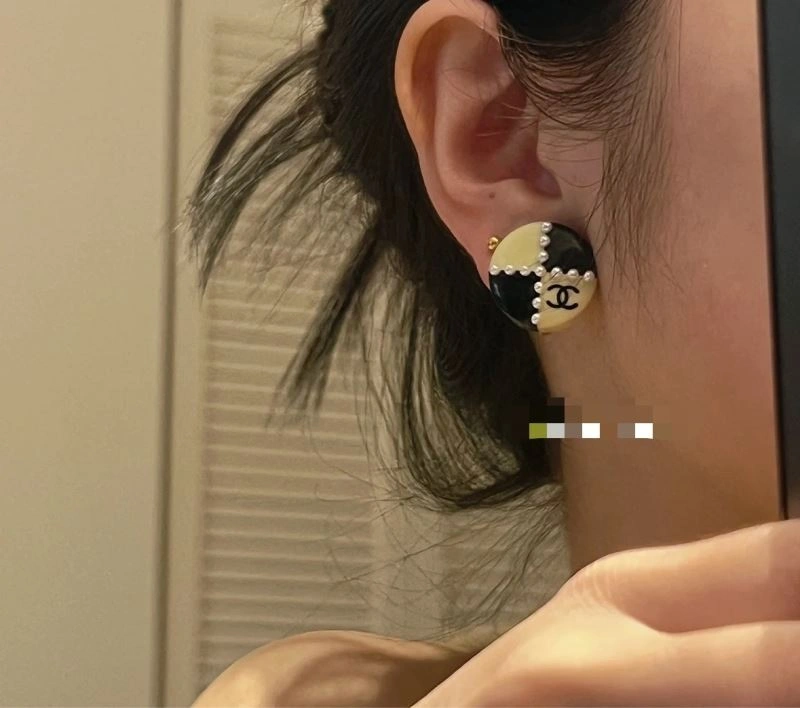 Chanel Earrings Chic 228810