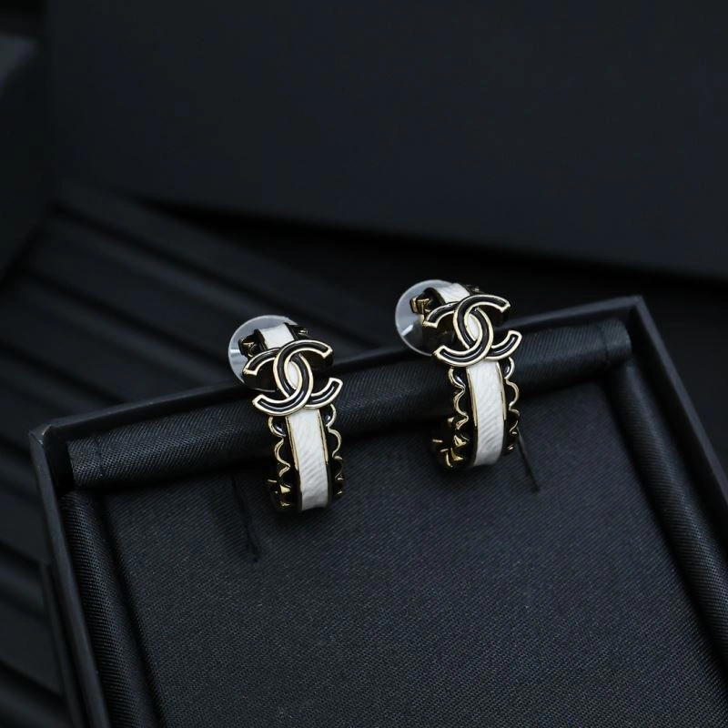 Chanel Earrings Comfortable 228812