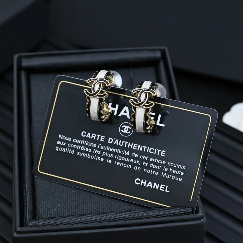 Chanel Earrings Comfortable 228812