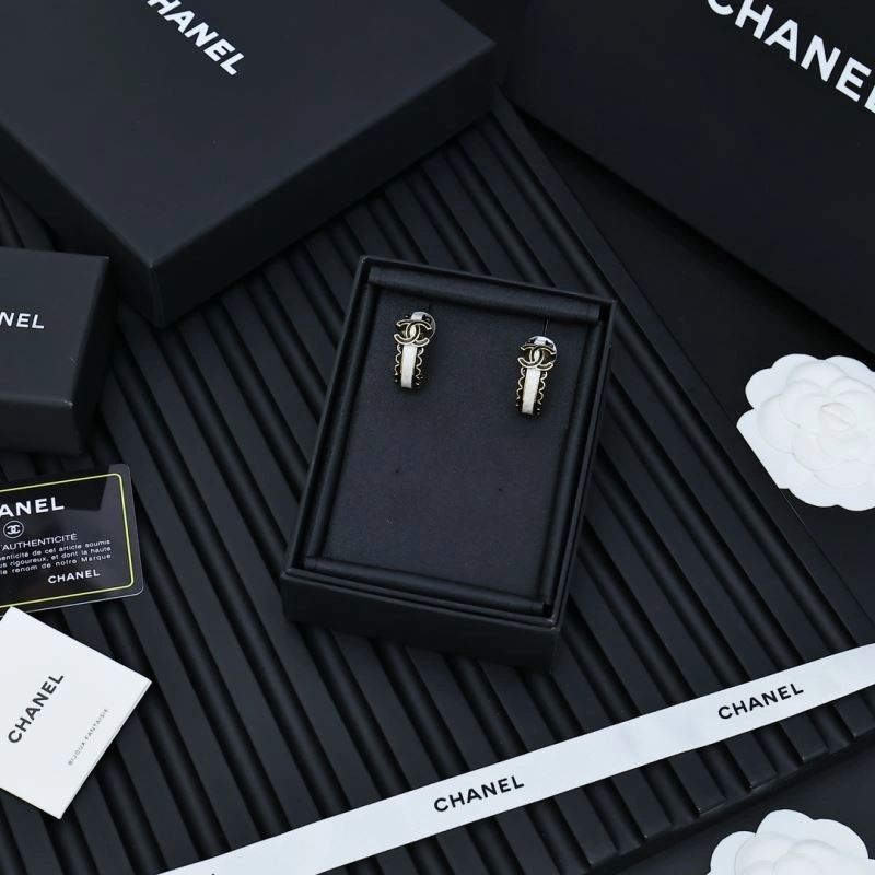 Chanel Earrings Comfortable 228812