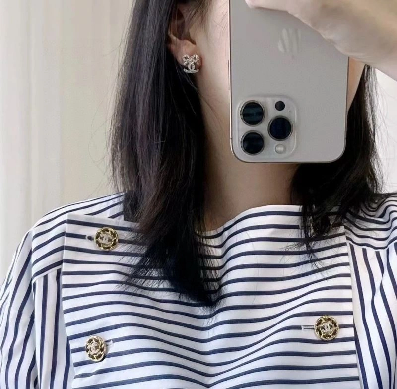 Compact Chanel Earrings 228830