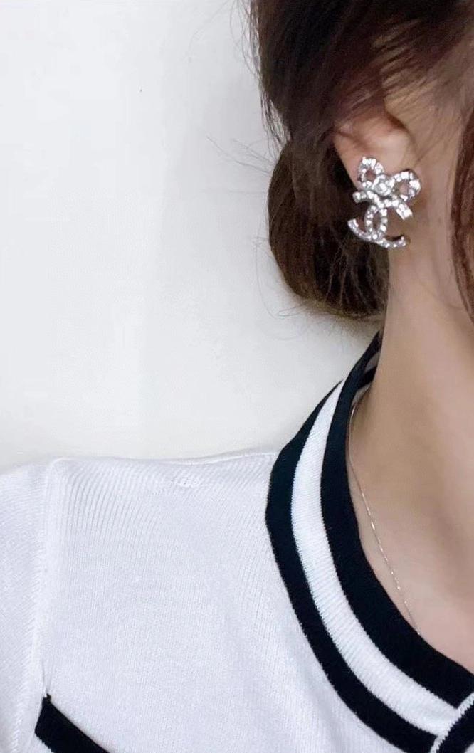 Compact Chanel Earrings 228830