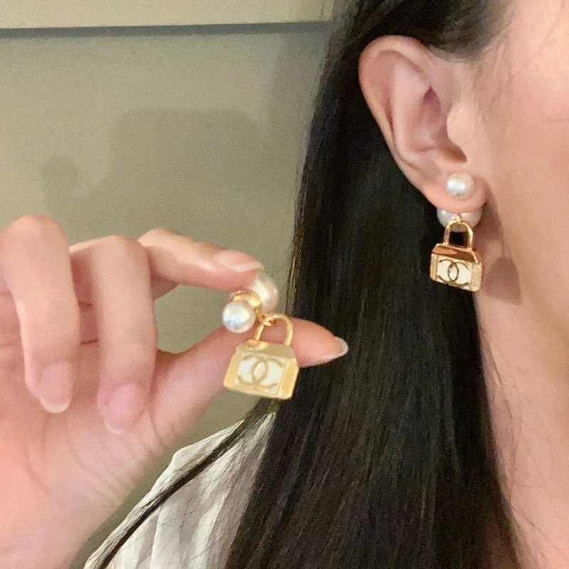 MoistureWicking Chanel Earrings 228808
