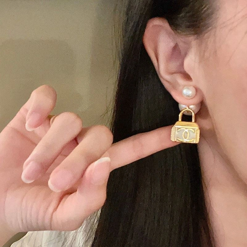 MoistureWicking Chanel Earrings 228808