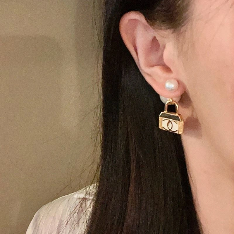 MoistureWicking Chanel Earrings 228808