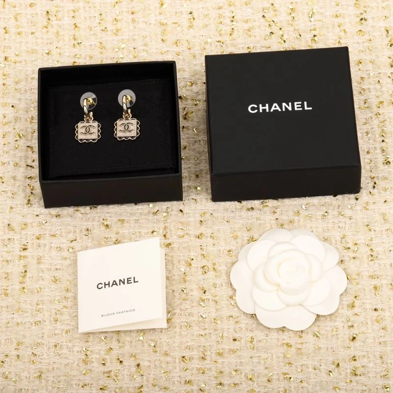 Chanel Earrings EyeCatching 228780