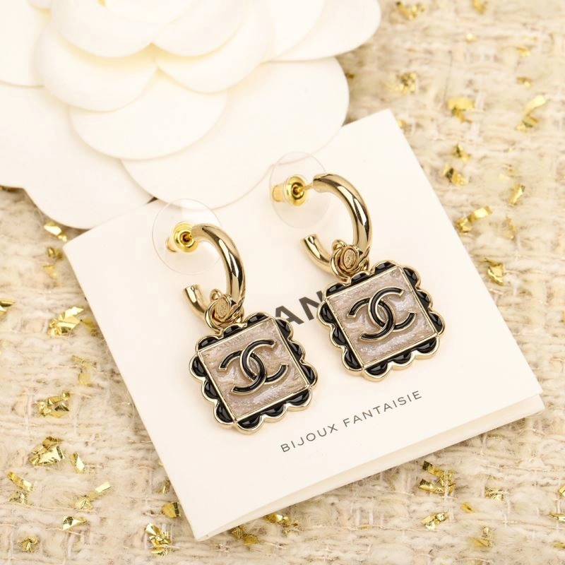 Chanel Earrings EyeCatching 228780