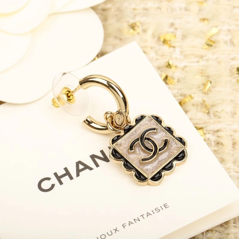 Chanel Earrings EyeCatching 228780