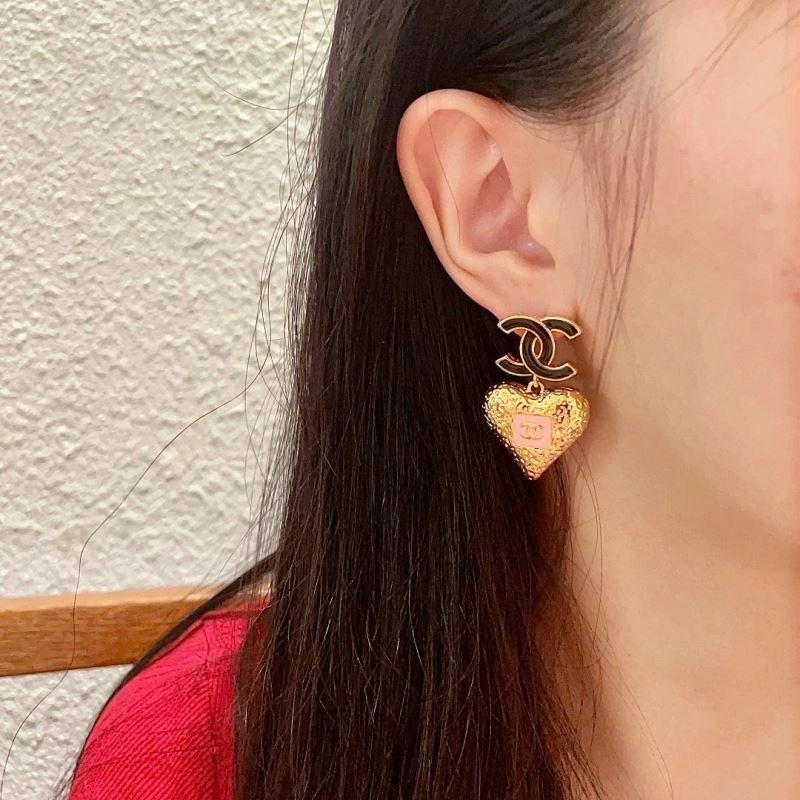Refined Chanel Earrings 228840