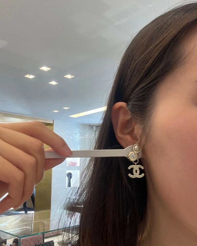 Vibrant Chanel Earrings 228834