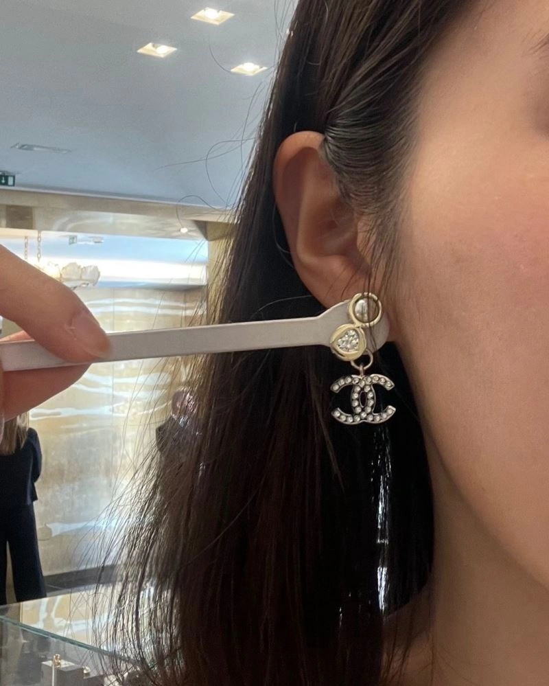 Vibrant Chanel Earrings 228834