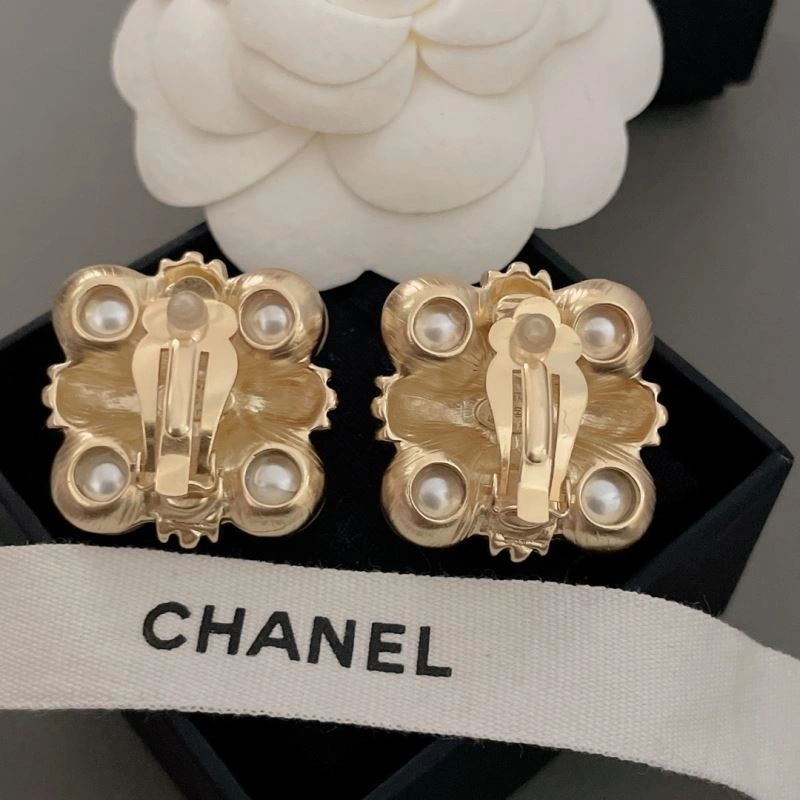Timeless Chanel Earrings 228766