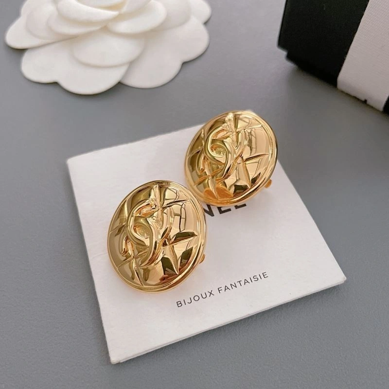 Comfortable Chanel Earrings 228769