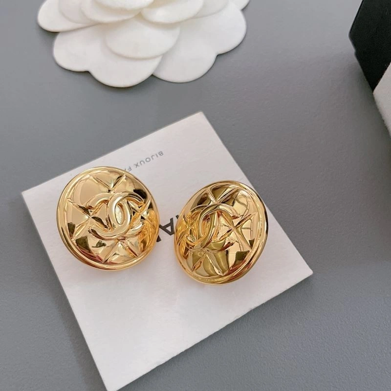 Comfortable Chanel Earrings 228769