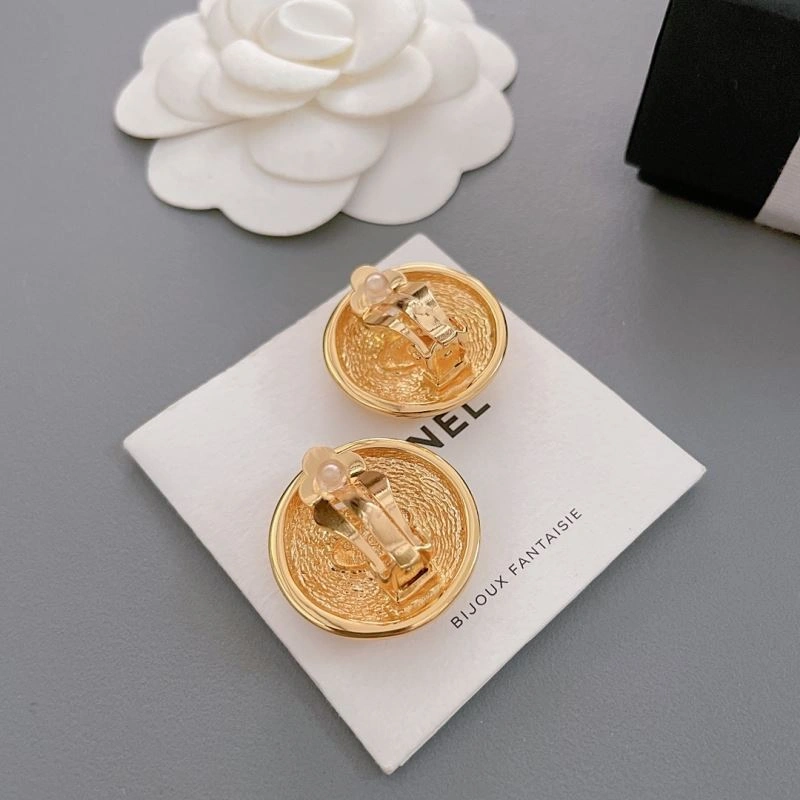 Comfortable Chanel Earrings 228769