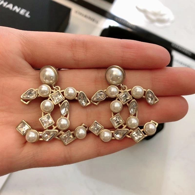 Chanel Earrings Sleek 228754