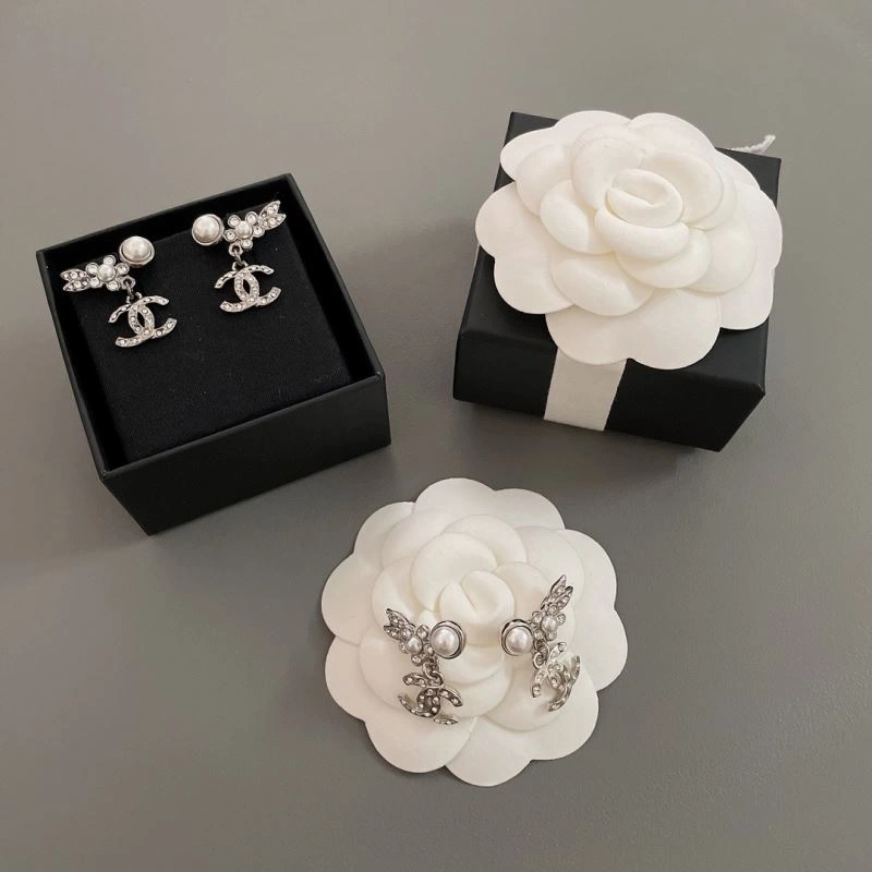 Refined Chanel Earrings 228751
