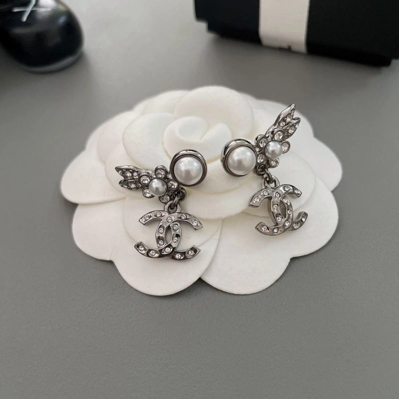 Refined Chanel Earrings 228751