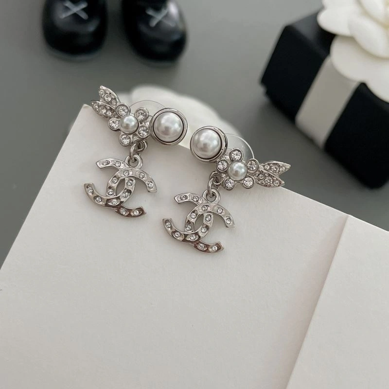 Refined Chanel Earrings 228751