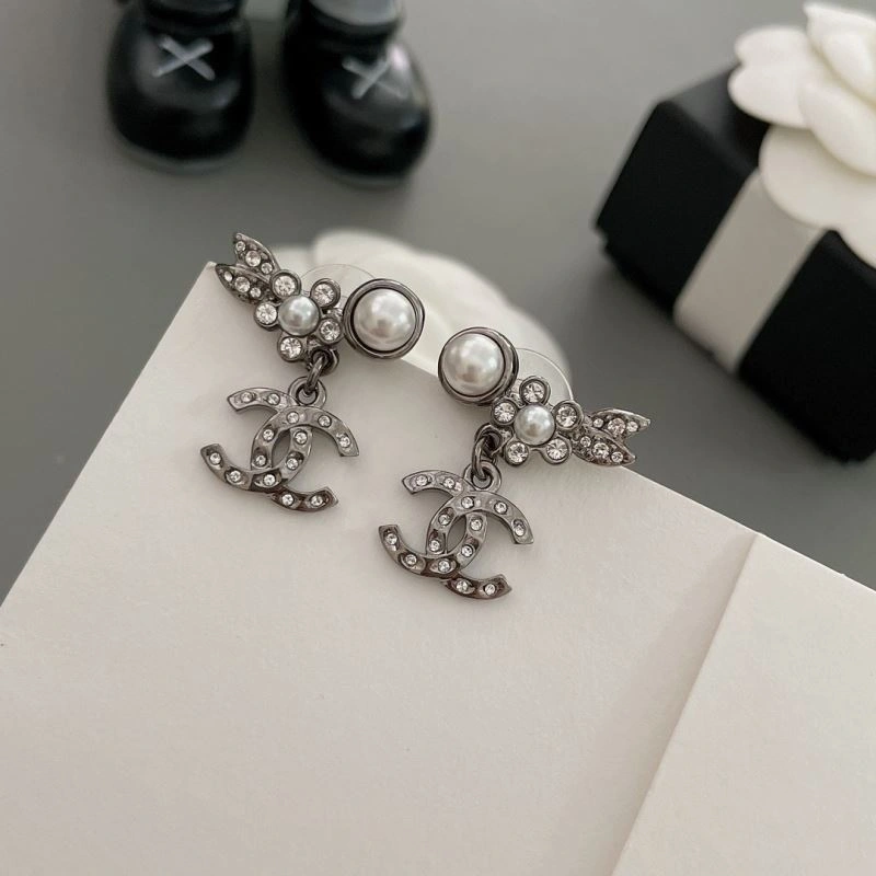 Refined Chanel Earrings 228751