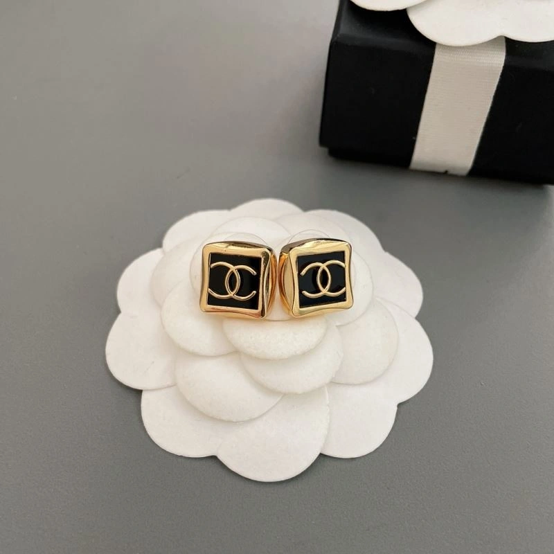 Effortless Chanel Earrings 228804