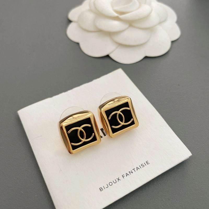 Effortless Chanel Earrings 228804