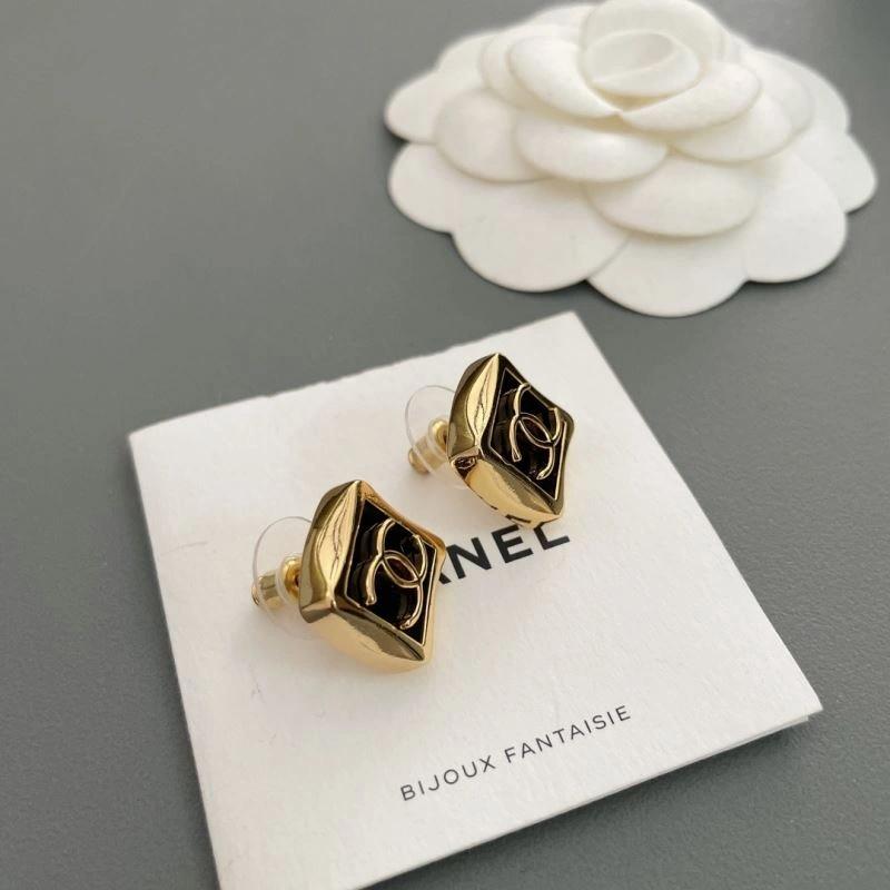 Effortless Chanel Earrings 228804