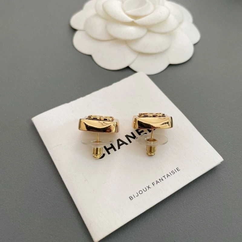 Effortless Chanel Earrings 228804