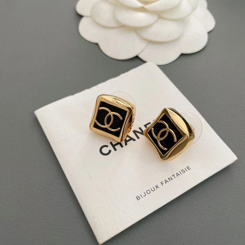 Effortless Chanel Earrings 228804