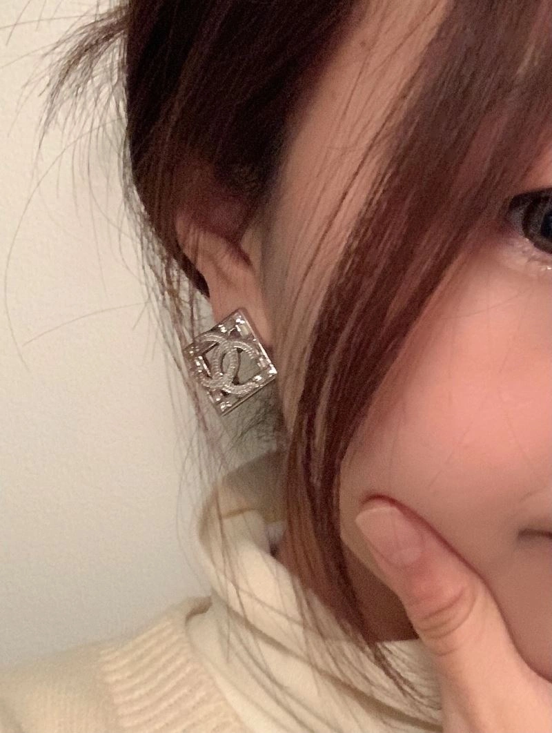 Sporty Chanel Earrings 228764