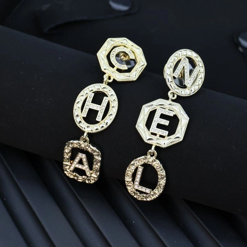Elegant Chanel Earrings 228913