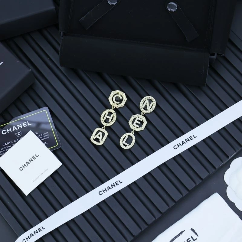 Elegant Chanel Earrings 228913