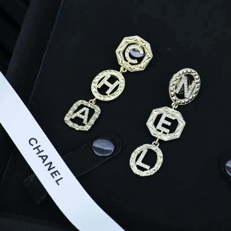 Elegant Chanel Earrings 228913