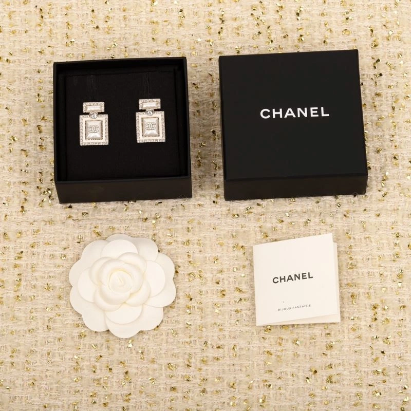 Chanel Earrings Comfortable 228730