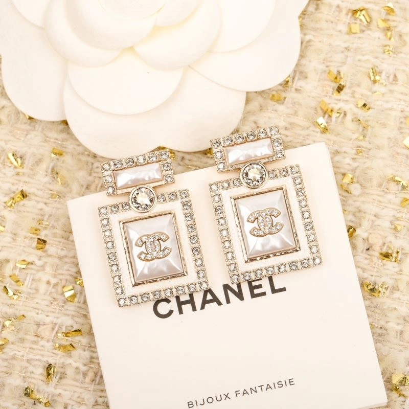 Chanel Earrings Comfortable 228730