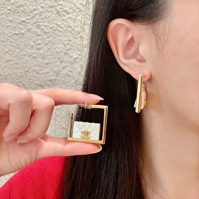 Refined Chanel Earrings 228725